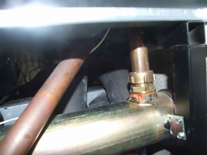 DSCF6543_impossible_location_of_screw