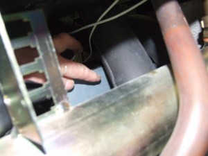 DSCF6635_impossible_location_of_screw